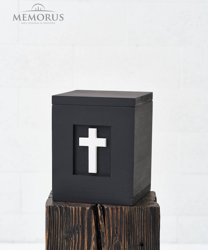 Medinė urna Padre iš Memorus kolekcijos